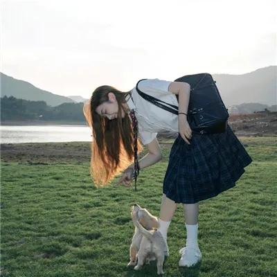 昆池岩国语 海报